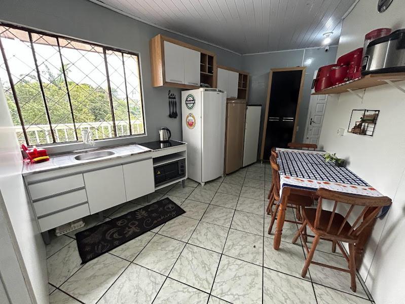 1 Economico Com Ar Cond E Smart Tv Netflix * Itajai